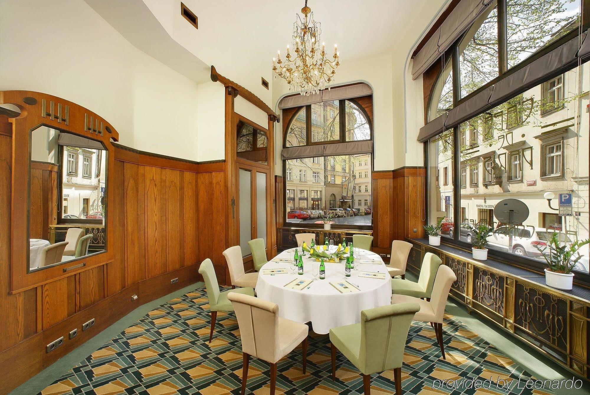 Paris Hotel Praga